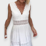 Tea | Brezrokavna midi obleka v boho slogu z čipkastimi detajli